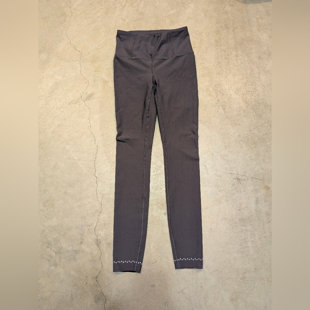 NWOT Lululemon Focus Run Women's 6 Leggings Gray LW5BBS